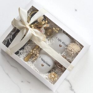 prezent dla pary młodej, kosz prezentowy dla pary młodej na ślub, prezent na ślub, box, kosz prezentowy, pamiątka na ślub