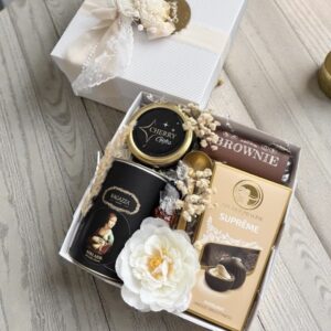 prezent dla matki chrzestnej, prośba o bycie matką chrzestną, kawa, kosz prezentowy, zestaw prezentowy, słodycze, grawer prezent dla chrzestnych, prośba box prezentowy, prezent dla mamy (2)