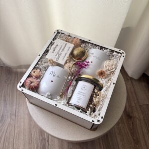 upominek dla Pary Młodej, personalizowany prezent na ślub, prezent na ślub dla przyjaciół, pamiątka prezent ślubny, prezent na ślub, zamiast pieniędzy na ślub, upominek zamiast wina, kosz box, prezent ślubny na ślub, dodatek do koperty na ślub dla przyjaciół, elegancki prezent zamiast wina i kwiatów, personalizowany prezent na ślub na wesele dla pary młodej dla nowożeńców kosz box